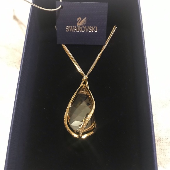 ✨🎁SWAROVSKI PENDANT 🎁✨ - Picture 10 of 11